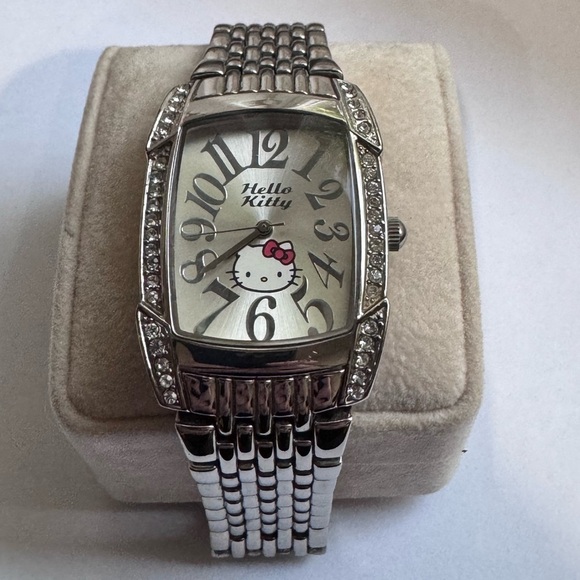 🕒 Vintage Rare 2009 Sanrio Hello Kitty Stainless Steel Watch and Clear Crystals - Picture 11 of 16